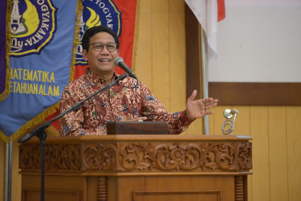 Pentingnya Sinergi: Perangkat Desa Senamat yang Solid dan Disiplin