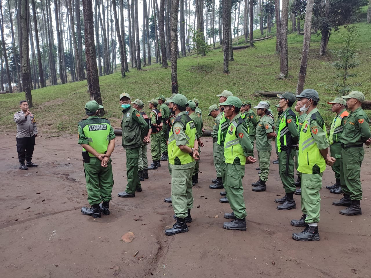 Linmas Senamat Tangguh: Desa Senamat Menyediakan Fasilitas dan Perlengkapan yang Memadai