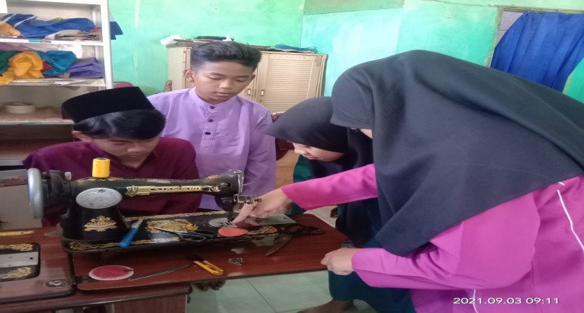 Ayo Kembangkan Keterampilan Hidup: Mendampingi Remaja di Desa Senamat