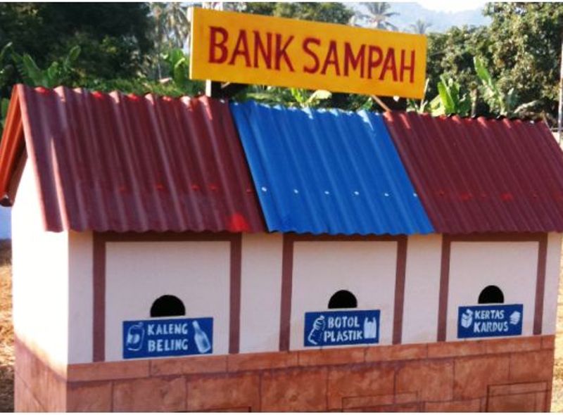 Bank Sampah Desa: Masyarakat Desa Senamat Berkolaborasi dalam Pengelolaan Sampah yang Efisien