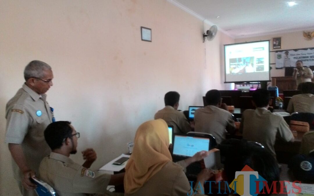 Melek dan Maju: Desa Senamat Galakkan Pelatihan Teknologi untuk Masyarakat
