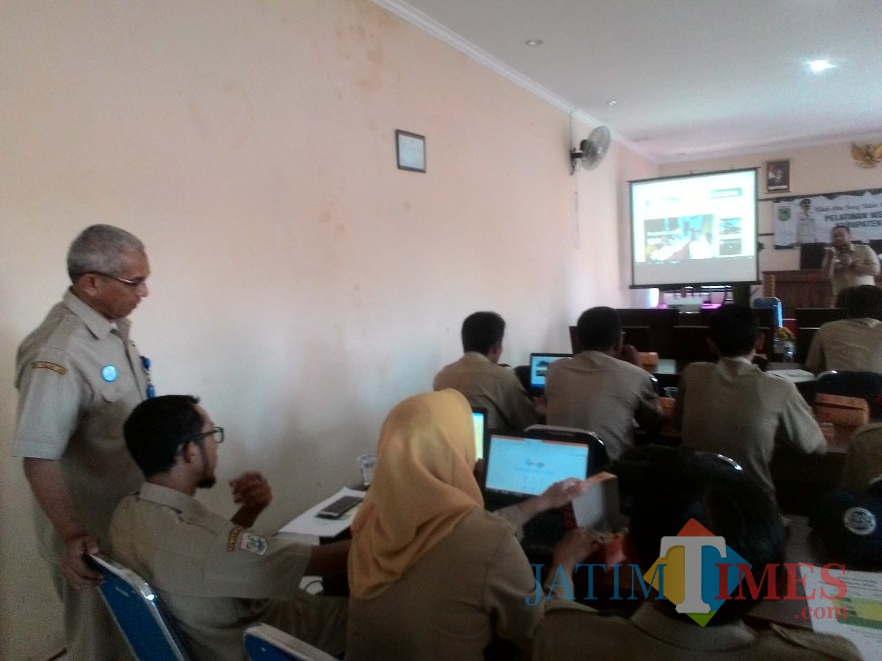 Melek dan Maju: Desa Senamat Galakkan Pelatihan Teknologi untuk Masyarakat