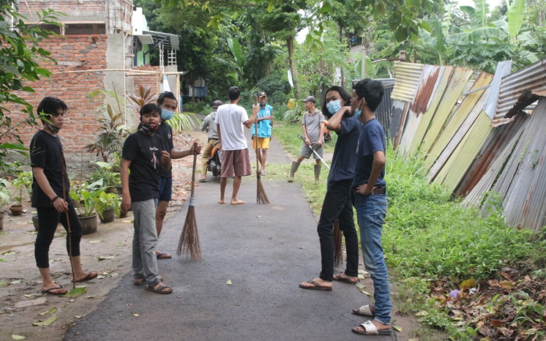 Kesadaran Lingkungan Masyarakat: Desa Senamat Menciptakan Program untuk Meningkatkan Kesadaran Sampah