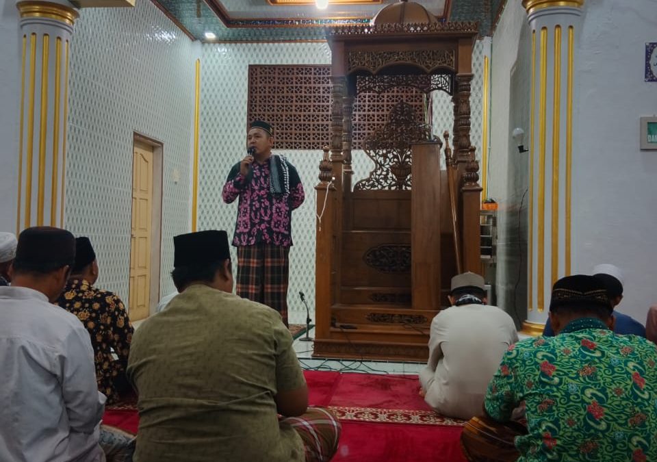 PEMERINTAHAN DUSUN SENAMAT MENGADAKAN TERAWIH KELILING.