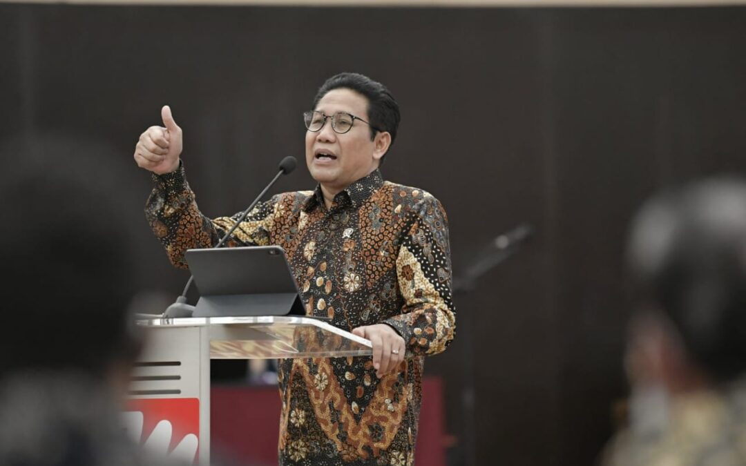 Desa Terbuka: Warga Senamat Gotong Royong Bangun Desa dengan Website
