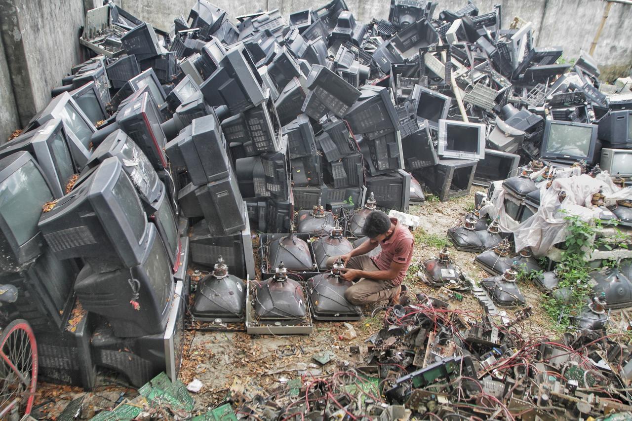 Jangan Abaikan Sampah: Peran Warga Desa Senamat dalam Pencegahan DBD