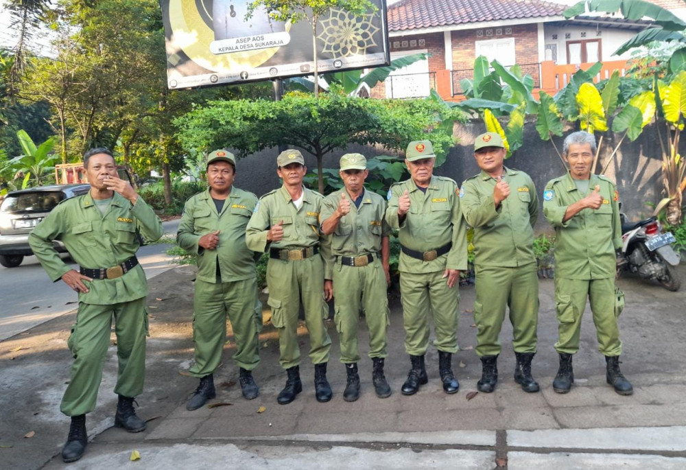 Peran Linmas dalam Keamanan: Desa Senamat Memberikan Apresiasi atas Kontribusi Mereka