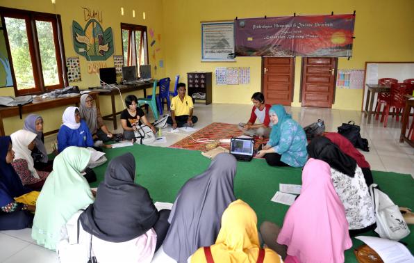 Desa Senamat Menuju Era Digital: Inisiatif Pemberdayaan Masyarakat melalui Teknologi